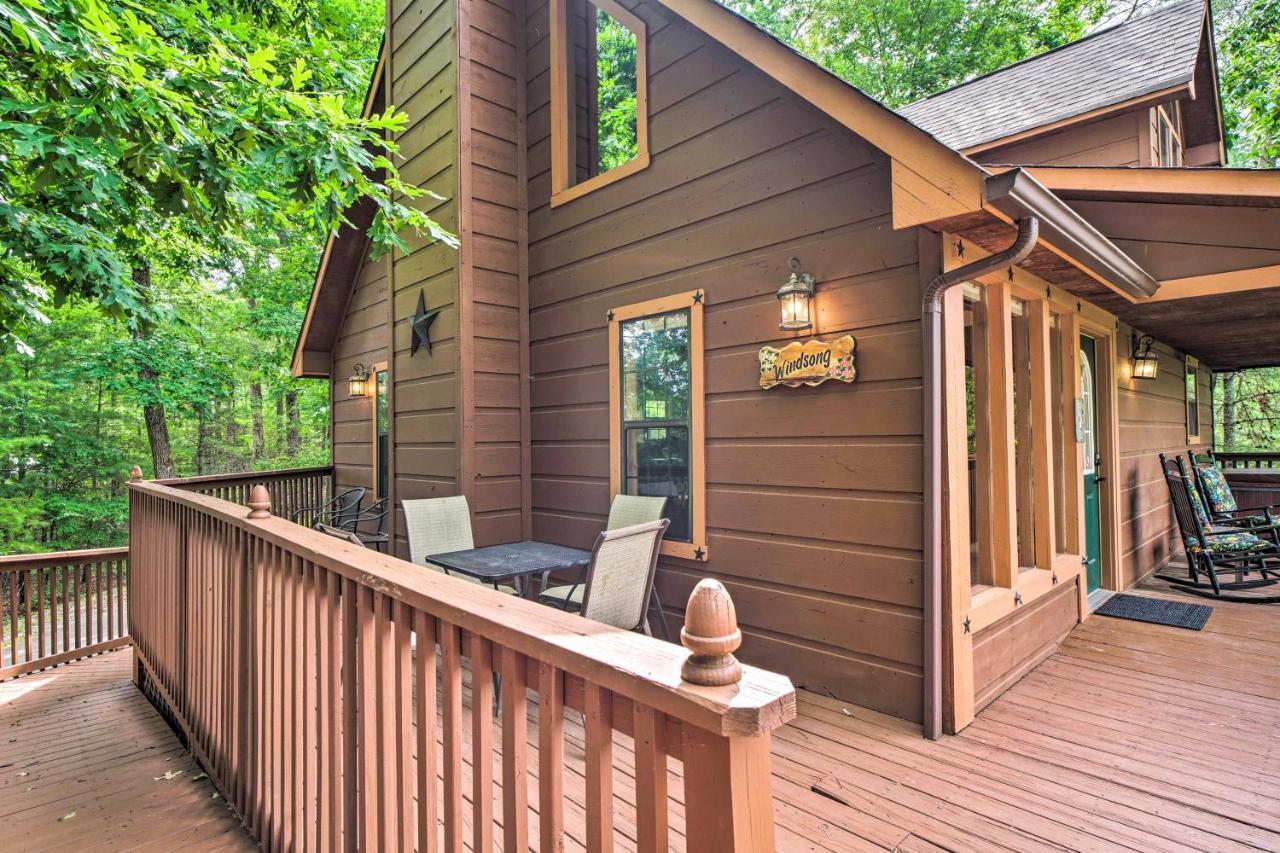 Central Sevierville Cabin With Hot Tub And Views! Eksteriør bilde