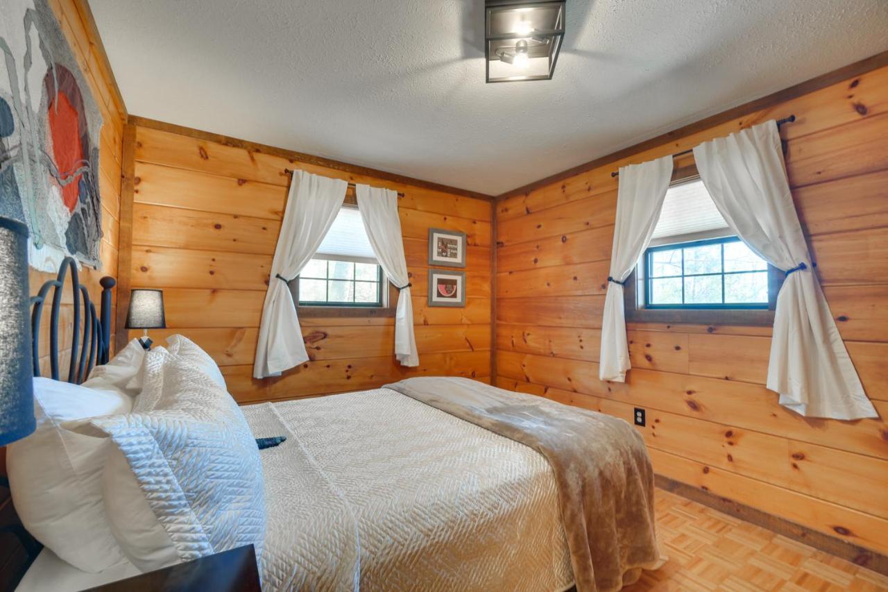 Central Sevierville Cabin With Hot Tub And Views! Eksteriør bilde