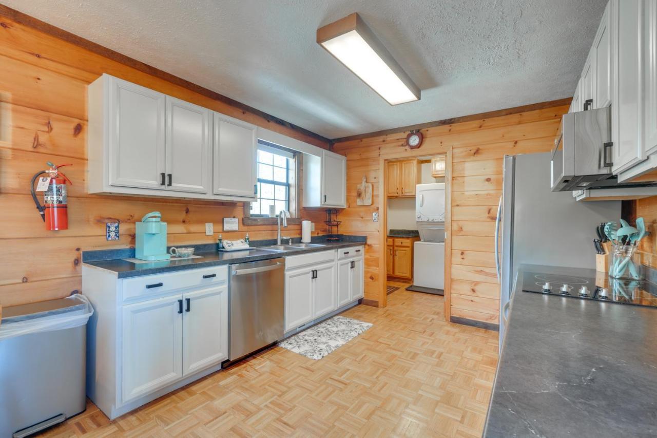 Central Sevierville Cabin With Hot Tub And Views! Eksteriør bilde